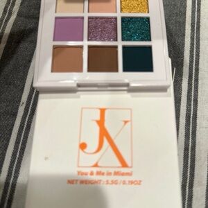 Miami Vibes Eyeshadow Palette
